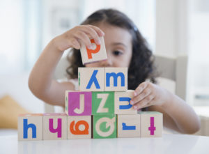Niña Jugando